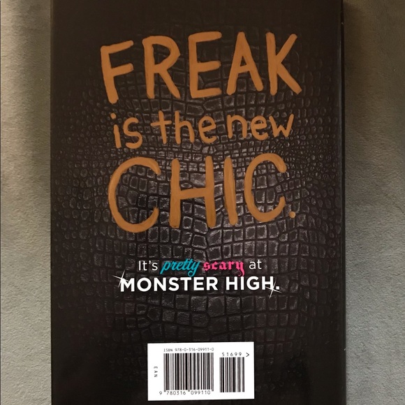 Lot of 2 Monster High HARDCOVER book by Lisi Harrison - Picture 10 of 10